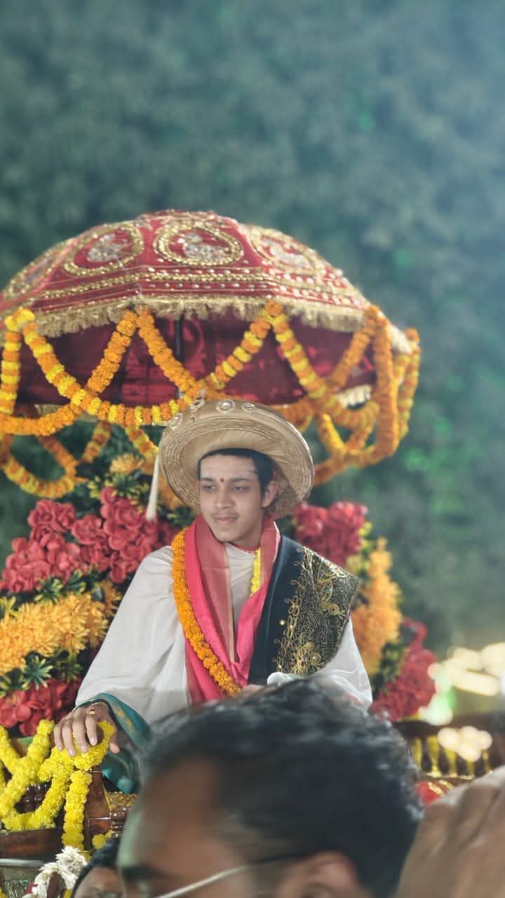 યુવા વેદમૂર્તિ દેવવ્રતનો ઐતિહાસિક ઉપક્રમ — કાશીમાં ભવ્ય સન્માન